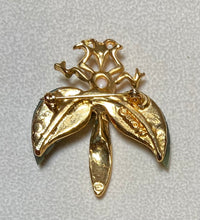 Load image into Gallery viewer, AUTHENTIC SWOBODA FLY BROOCH ~ CARVED JADE LEAVES, CORAL